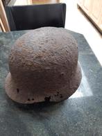 Duitse helm ww2 bodem vondst, Verzamelen, Ophalen of Verzenden