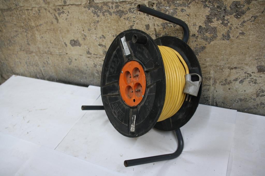 Haspel met 40 meter elektriciteitskabel 3x1,5 mm, Enlèvement ou Envoi, Utilisé