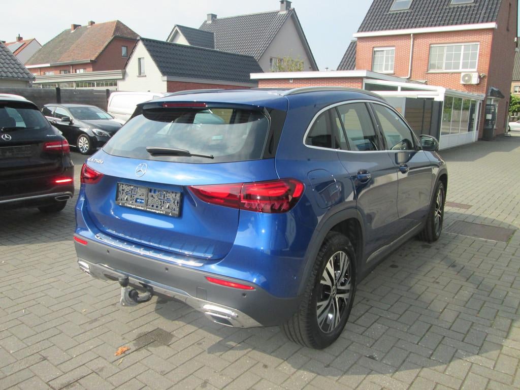 Mercedes-Benz GLA 250 E HYBRIDE FACELIFT TREKHAAK 9000 km !, Gebruikt, 4 cilinders, Blauw, USB