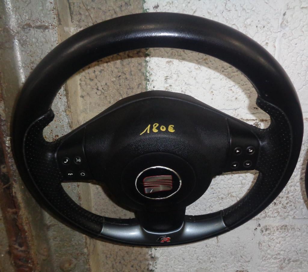 A vendre volant Seat 3 branches, Autos : Pièces & Accessoires, Habitacle & Garnissage, Seat, Utilisé, Enlèvement