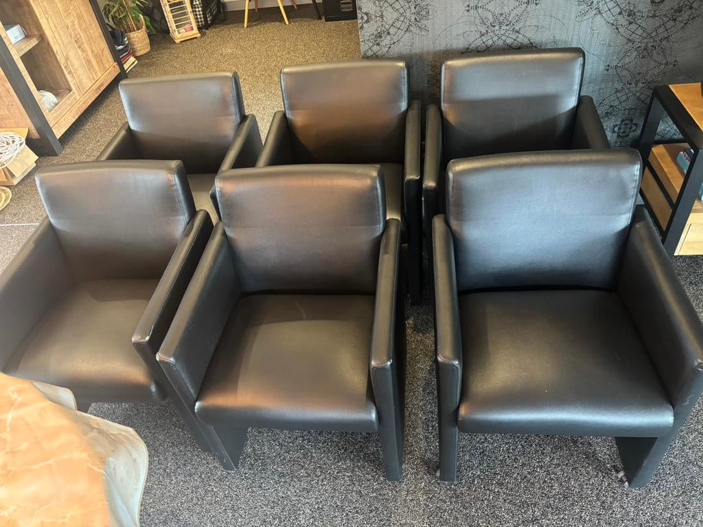 6 eetkamerstoelen op wielen., Huis en Inrichting, Stoelen, Ophalen, Kunststof, Gebruikt, Zwart