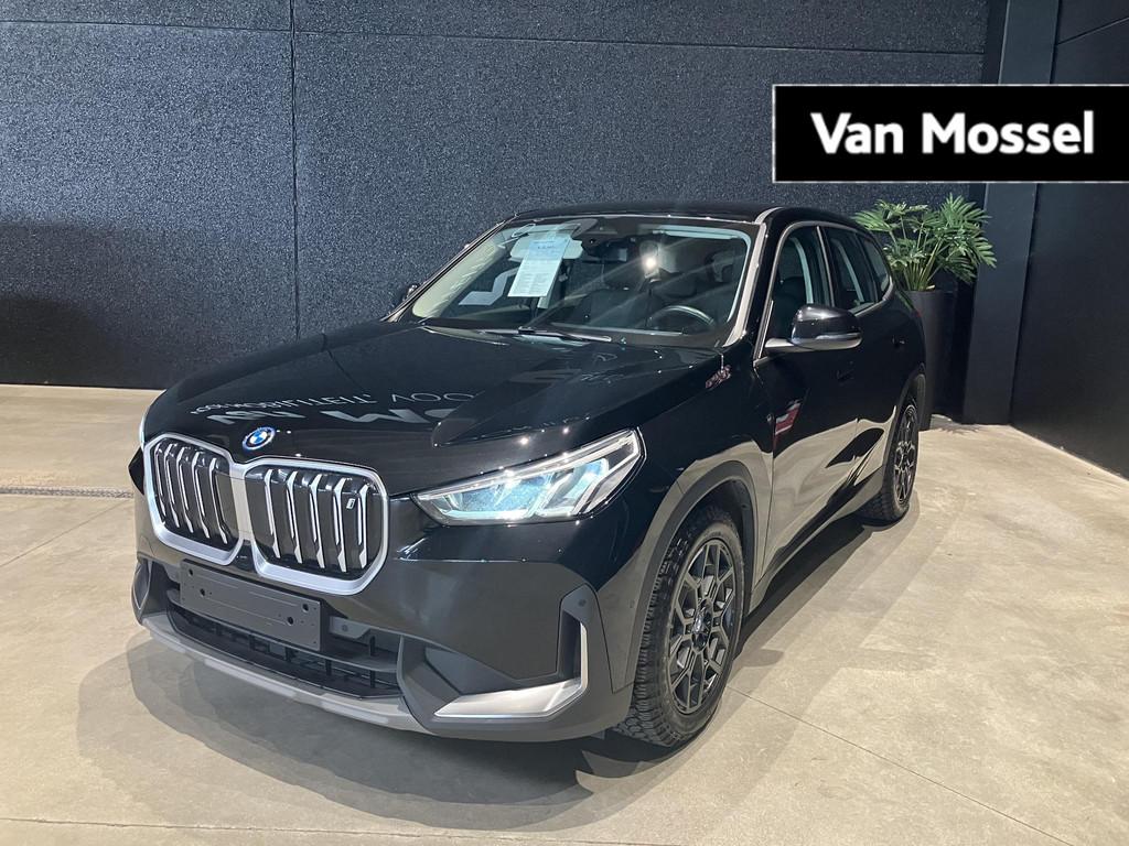 BMW iX1 xDrive30 230kW CAMERA | APPS | LED | NAVI, Auto's, BMW, Automaat, Gebruikt, Zwart, 313 pk