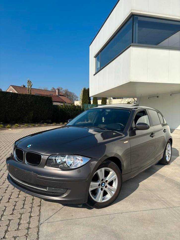BMW 116i ESSENCE, Auto's, BMW, Particulier, 1 Reeks, Open dak, Benzine, Euro 4, 5 deurs, Handgeschakeld, Bruin, Ophalen