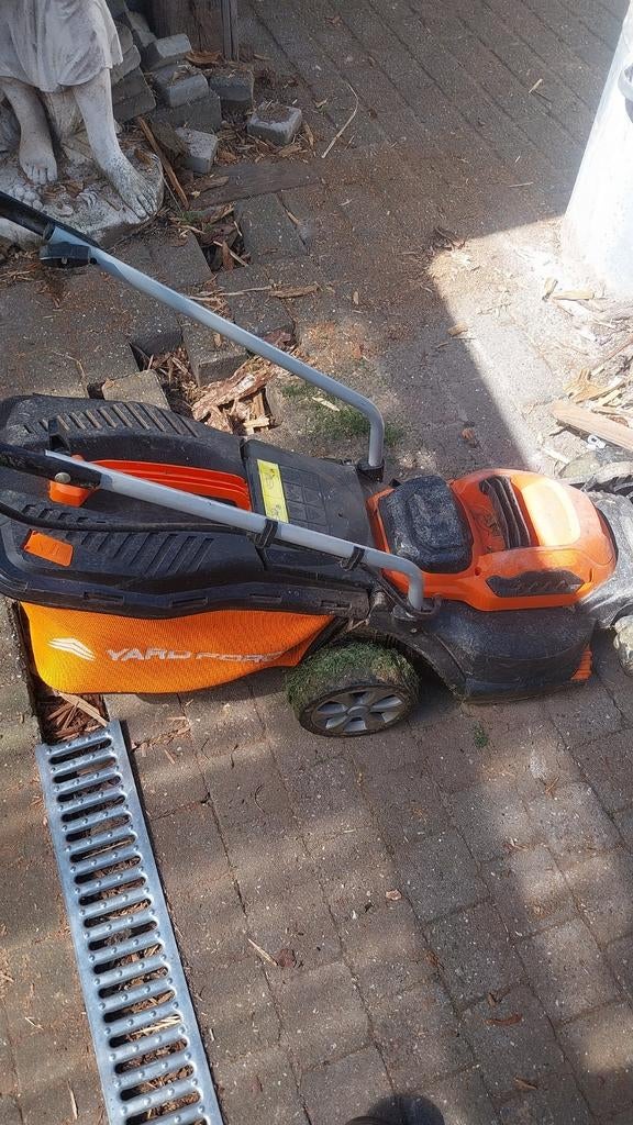 Grasmaaier op batterijen, Ophalen