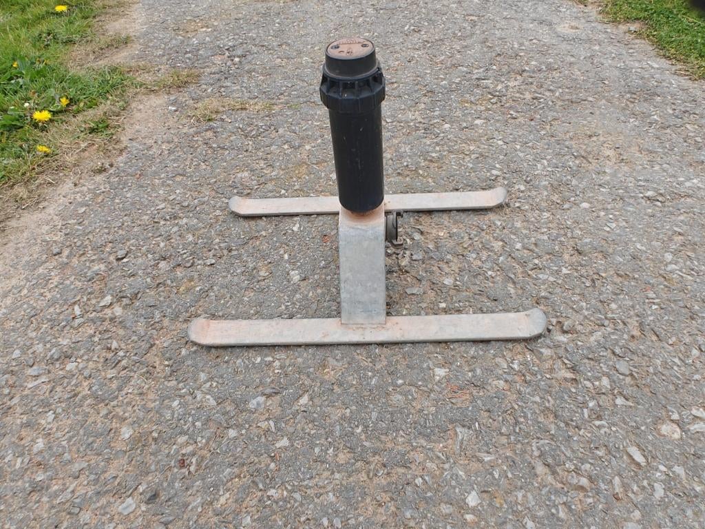 Hunter sproeier 360  op voet, Tuin en Terras, Tuinsproeiers, Ophalen, Gebruikt, Cirkelsproeier