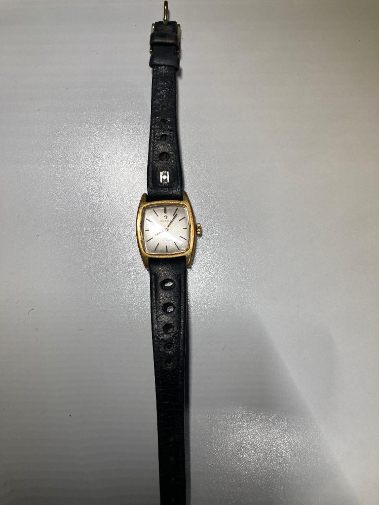 Montre vintage Omega De Ville pour femme, Bijoux, Sacs & Beauté, Montres | Femmes, Utilisé, Montre-bracelet, Autres marques, Autres matériaux