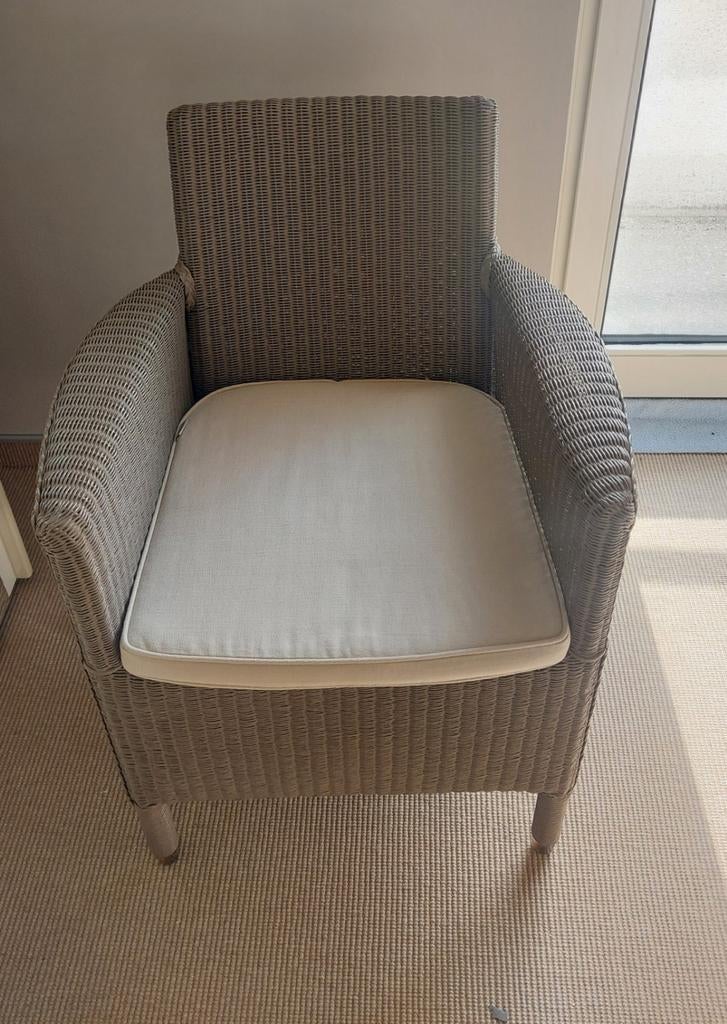 Chaise Vincent Shappard avec coussin, Enlèvement