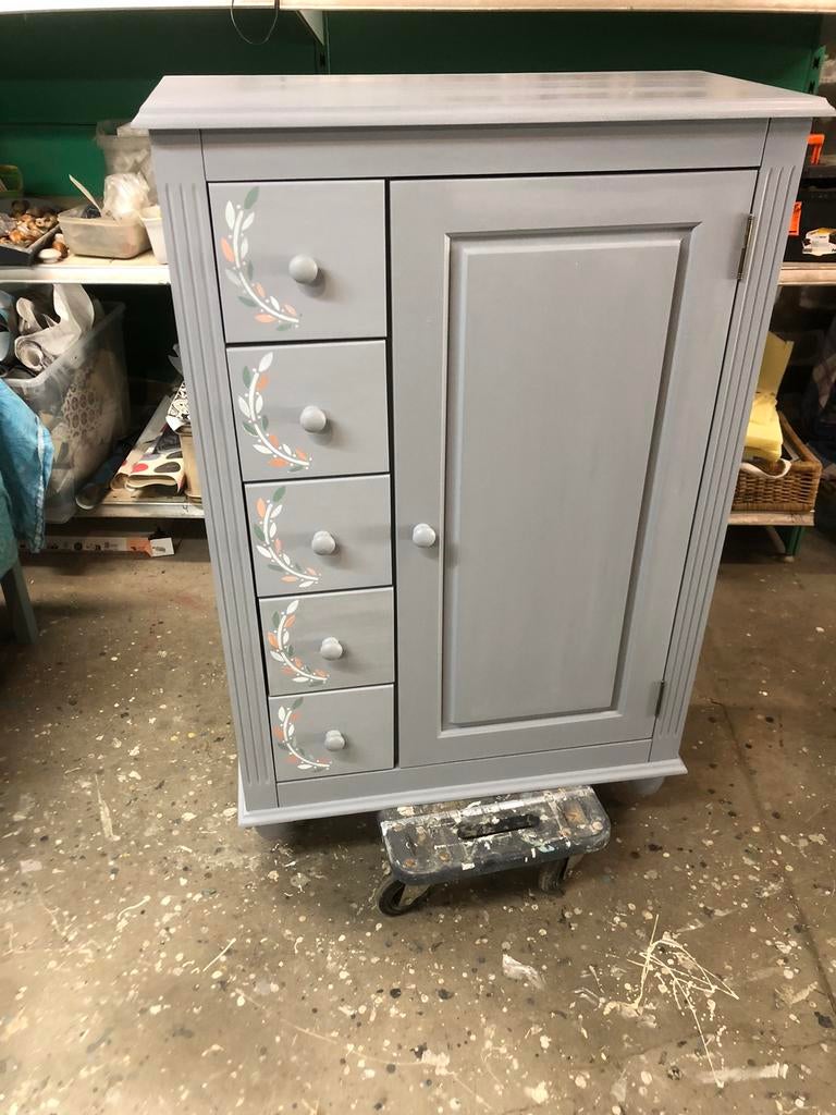 Meuble en pin relooké., Enlèvement, Utilisé