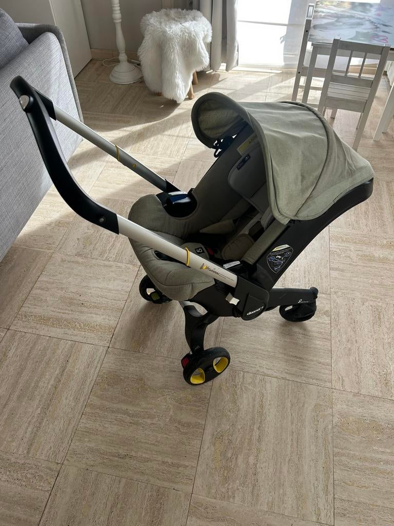 Doona en doonaisofix in goede conditie aan top prijs, Enlèvement, Comme neuf