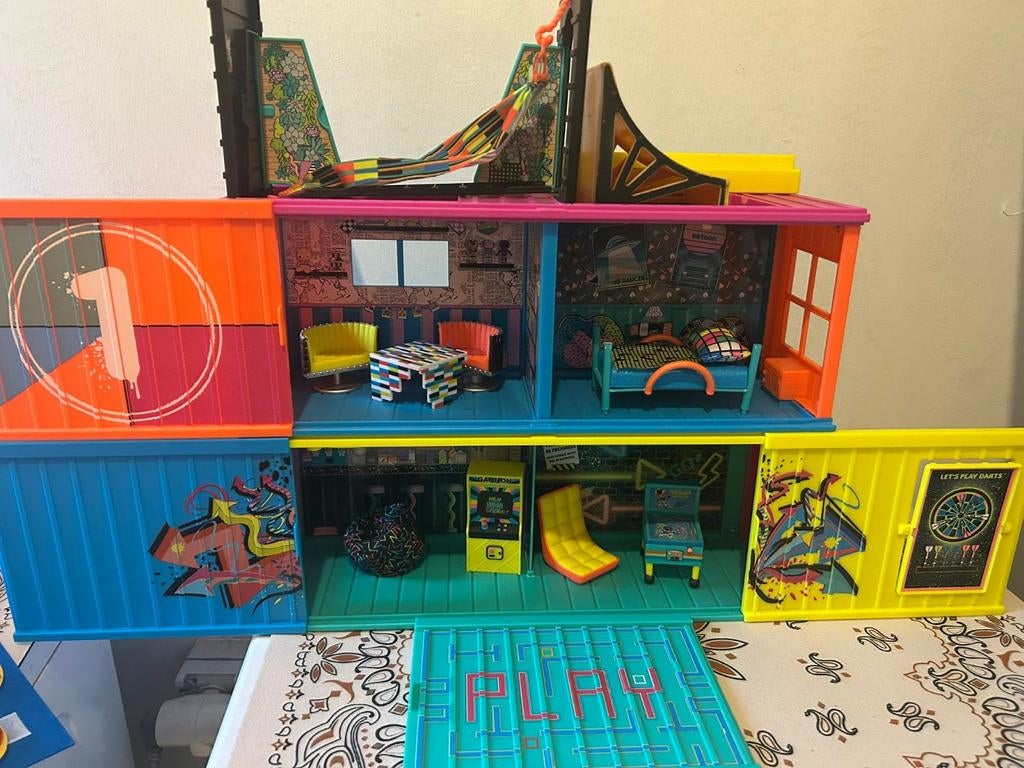 Lol fashion show poppenhuis, Ophalen, Poppenhuis