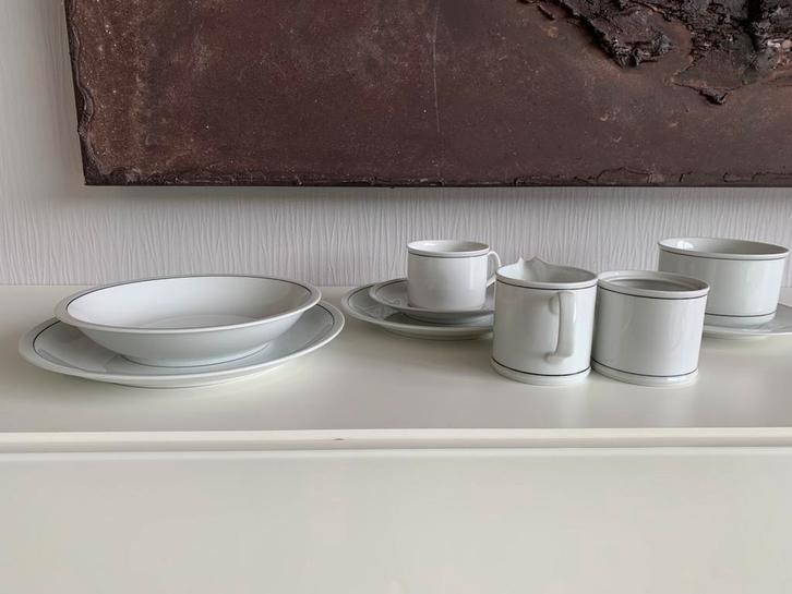 Volledig servies van het merk Arzberg, Huis en Inrichting, Keuken | Servies, Gebruikt, Compleet servies, Overige stijlen, Porselein