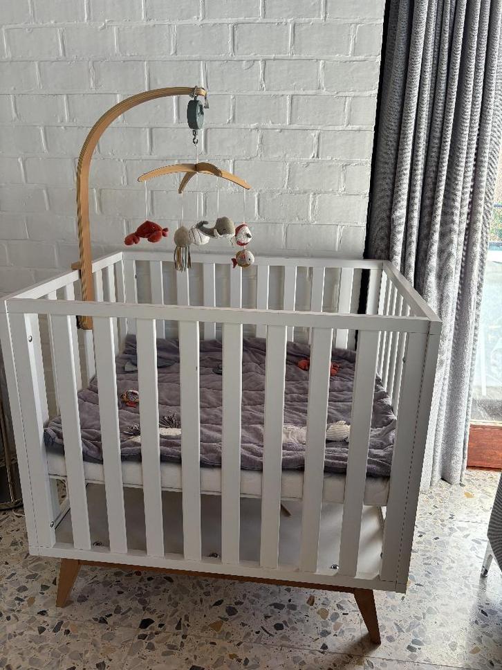 Babypark Quax + toebehoren, Kinderen en Baby's, Babyparken, Zo goed als nieuw, Rechthoekig, In hoogte verstelbaar, Boxkleed, Ophalen