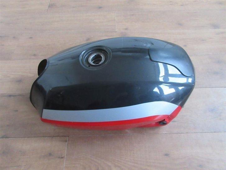 Suzuki GSX750ES benzinetank GSX750EF benzine tank GSX750 ES, Motoren, Onderdelen | Suzuki, Gebruikt, Ophalen of Verzenden
