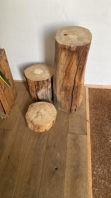 Decoratie boomstam beschikbaar voor biedingen