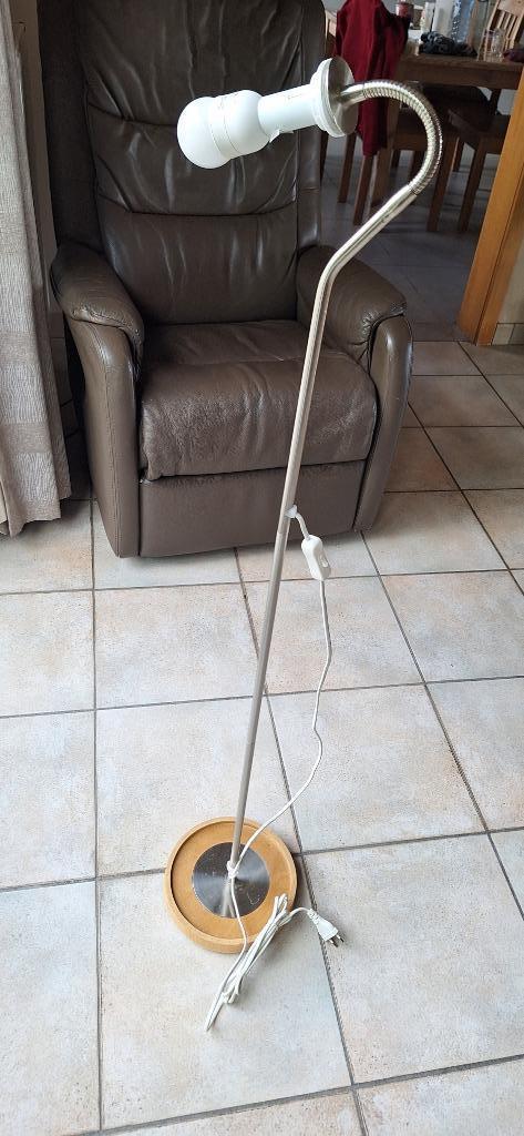 Staande lamp Ikea (zonder lampenkap)., Huis en Inrichting, Lampen | Vloerlampen, Gebruikt, 100 tot 150 cm, Metaal, Ophalen of Verzenden