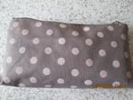 Trousse à maquillage grise à pois rose pâle, Handtassen en Accessoires, Toilettassen, Ophalen, Zo goed als nieuw, Grijs, Dame