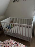 Ikea Babybed + matras + lakens, Kinderen en Baby's, Ophalen, Zo goed als nieuw