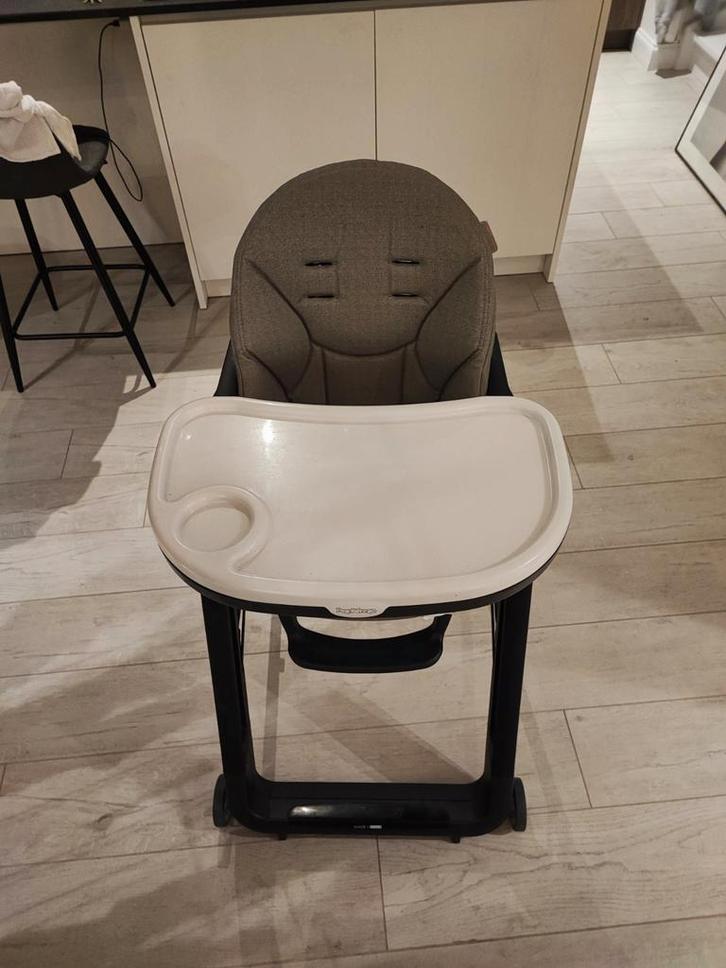 Peg-perego Siesta follow me kinder eetstoel, Kinderen en Baby's, Kinderstoelen, Zo goed als nieuw, Ophalen of Verzenden