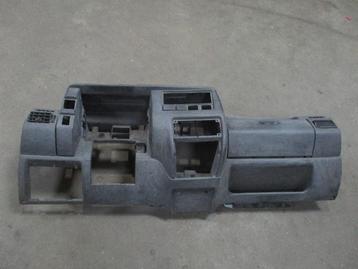 DASHBOARD Volkswagen Polo II Coupé (86) (867-857-075-b) beschikbaar voor biedingen