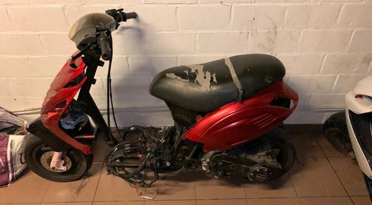 Piaggo zip 4t, Vélos & Vélomoteurs, Scooters | Piaggio, Utilisé, Zip, Classe A (25 km/h), Essence, Enlèvement