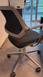 Design bureaustoel. 1 stuk. Ophalen Gent., Huis en Inrichting, Bureaustoelen, Ophalen, Zo goed als nieuw, Grijs, Bureaustoel