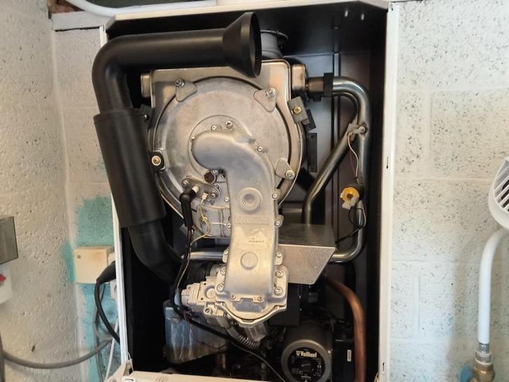 Vaillant Chaudière gaz  à condensation, Doe-het-zelf en Bouw, Verwarming en Radiatoren, Gebruikt, Kachel, 80 cm of meer, Minder dan 60 cm