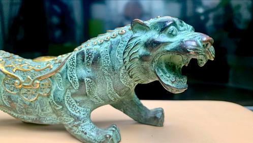 VINTAGE TIGER STATUE SOLID BRONS ESPPECIALY FOR FENG SHUI, Antiek en Kunst, Kunst | Overige Kunst, Ophalen