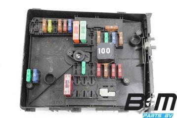 Zekeringskast in motorruimte VW Caddy 2K 1K0937125D beschikbaar voor biedingen