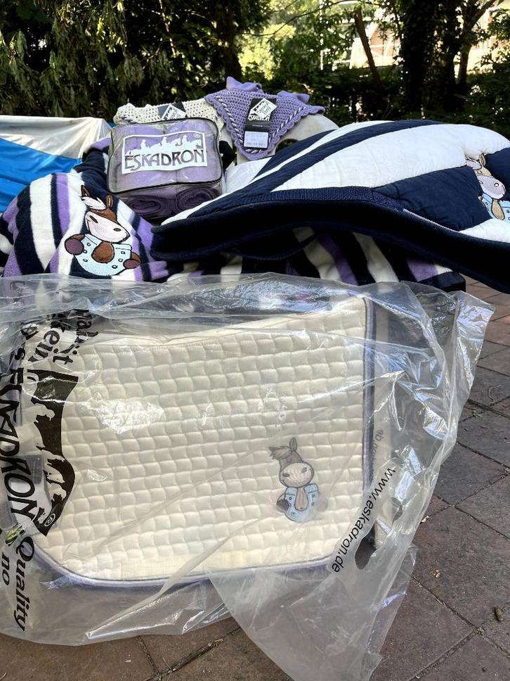 Eskadron Nici H/W 2010 violet, crème, navy, Dieren en Toebehoren, Paarden en Pony's | Dekens en Dekjes, Zo goed als nieuw, Deken