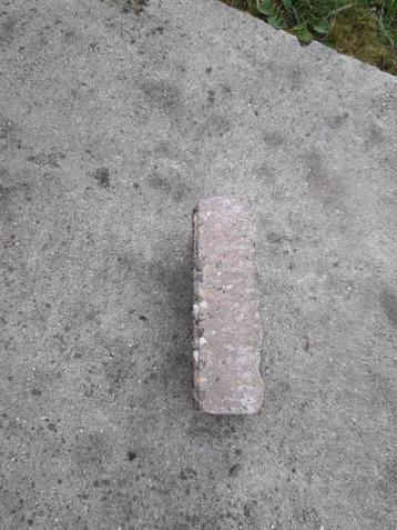 Klinkers gratis beschikbaar voor biedingen