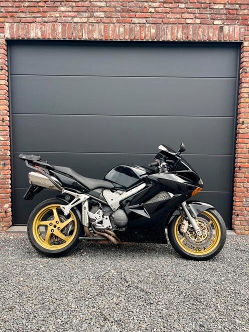 Honda VFR 800 met ABS!, Motoren, Motoren | Honda, Particulier, meer dan 35 kW, 4 cilinders, Ophalen