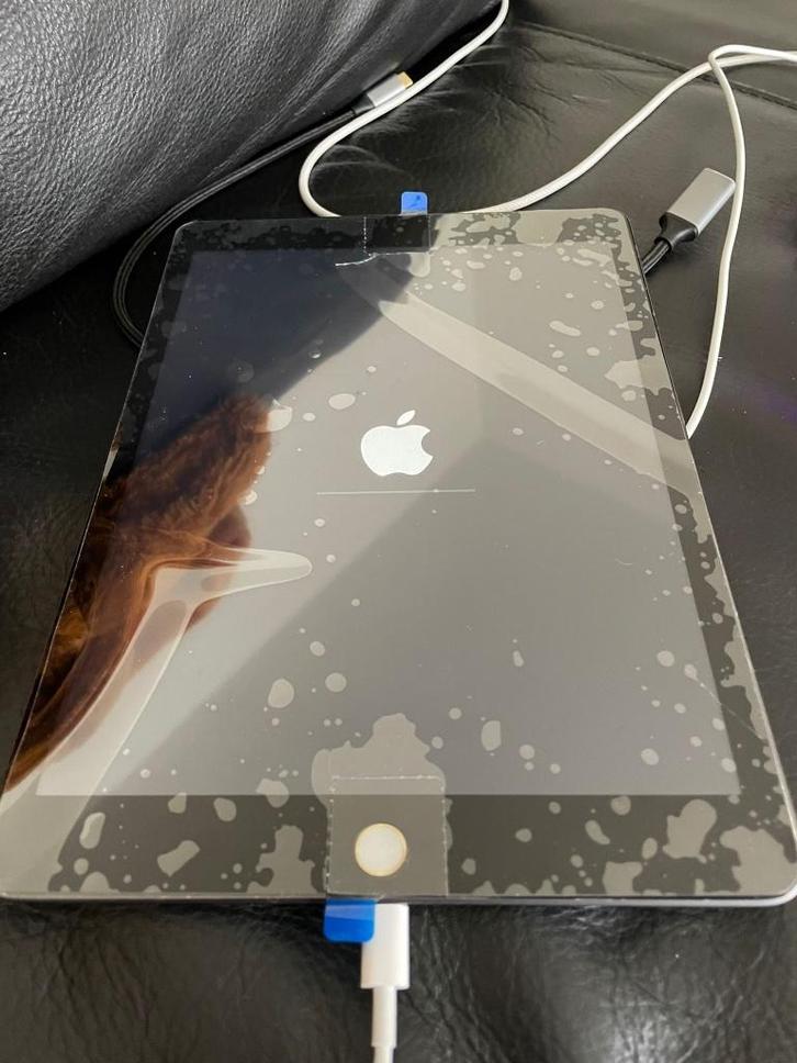 iPad 9 ( 256 GB ) voor KLUSSER / TECHNEUT ( Ghost Typing ), Computers en Software, Apple iPads, Gebruikt, Apple iPad, Wi-Fi en Mobiel internet