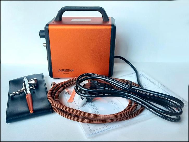 Sparmax Arism mini airbrushing set - electric orange, Hobby en Vrije tijd, Schilderen, Zo goed als nieuw, Airbrush en Accessoires