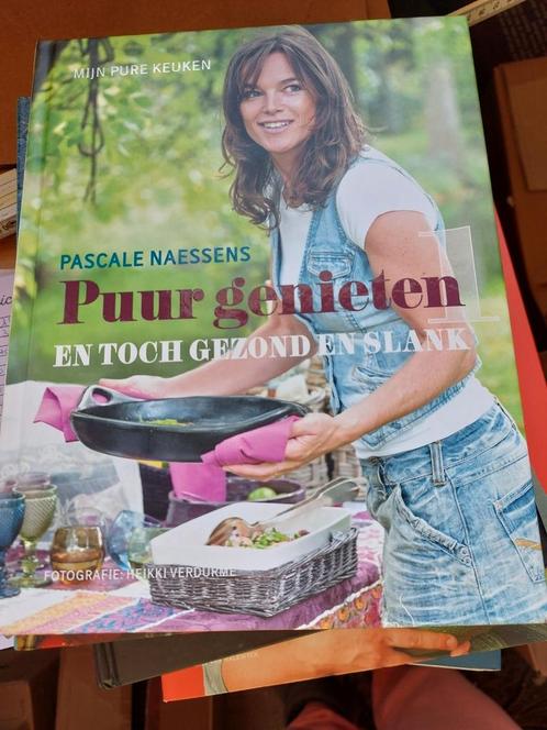 Pascale Naessens - Puur genieten en toch gezond en slank, Boeken, Kookboeken, Zo goed als nieuw, Ophalen of Verzenden