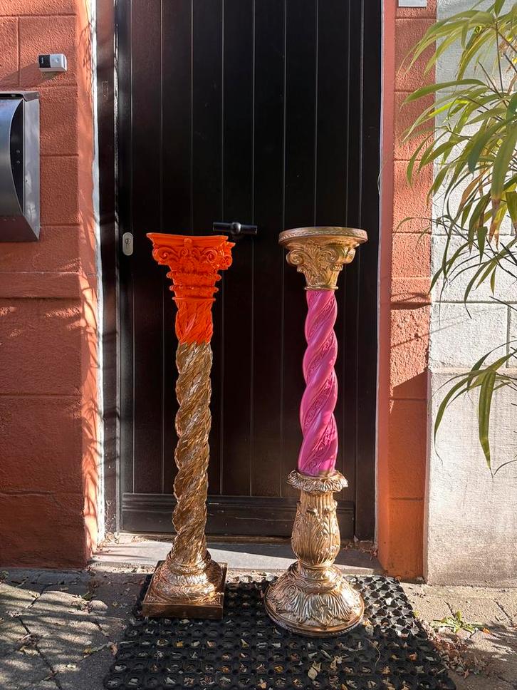 Unieke kleurrijke piëdestals – 1 meter hoog – vntg postmoder, Huis en Inrichting, Woonaccessoires | Zuilen en Pilaren, Gebruikt