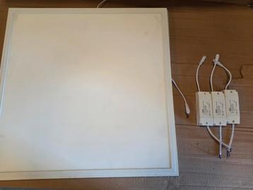 3 60x60 ledpanelen met transformator beschikbaar voor biedingen