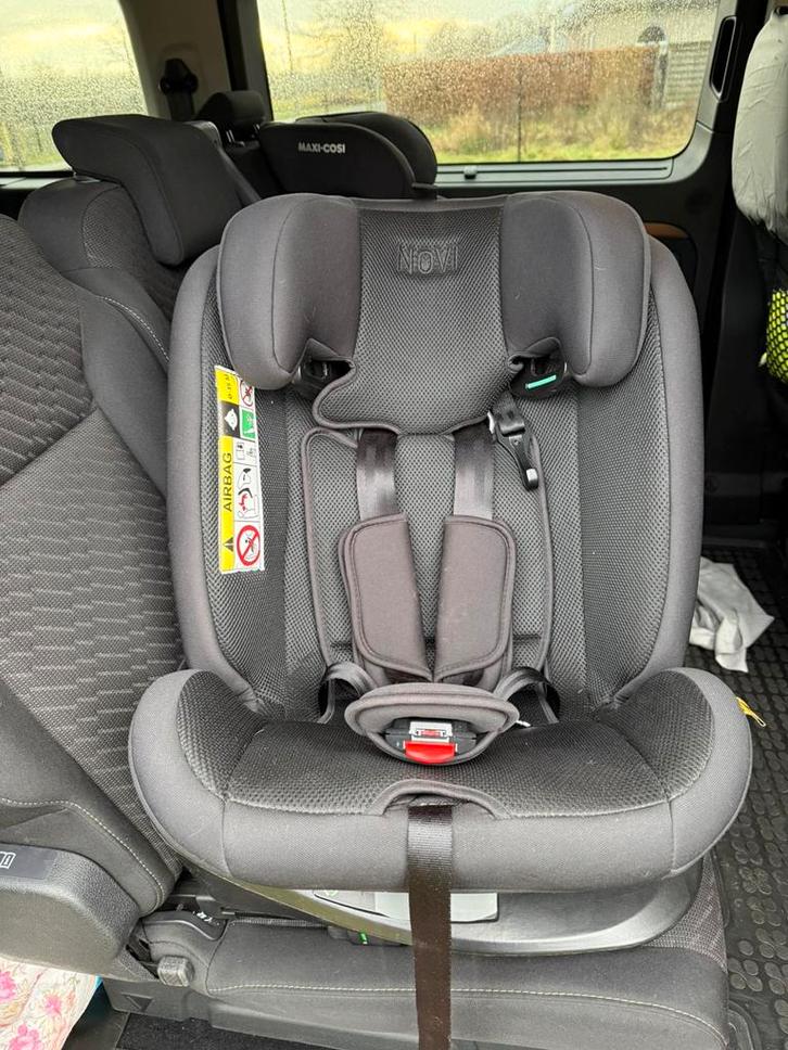 Autostoel Novi Goliath Premium I-Size Rotation All Black, Enfants & Bébés, Sièges auto, Comme neuf, Autres marques, Isofix, Dossier réglable