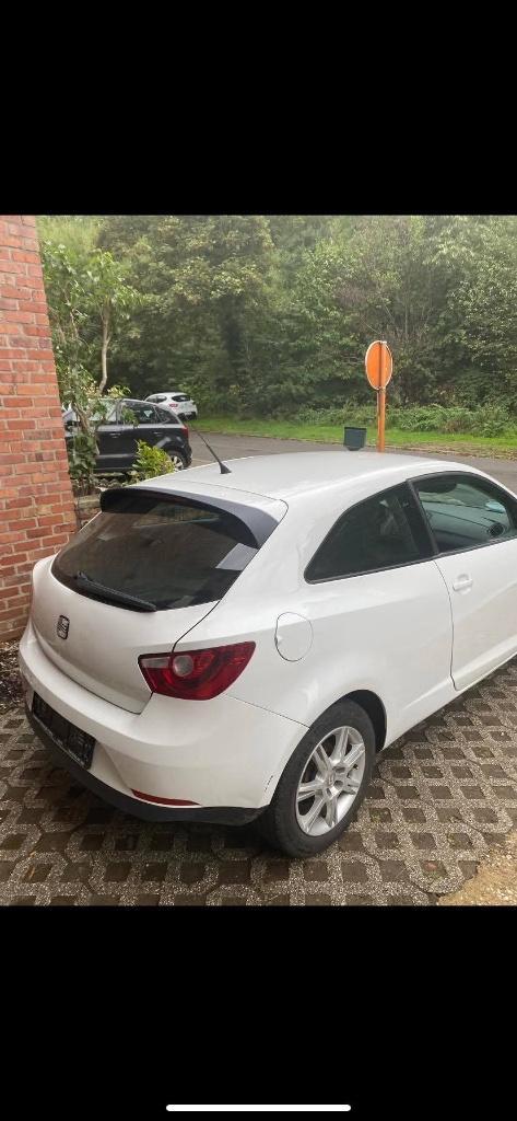 SEAT IBIZA DIESEL 2010, Auto's, Seat, Particulier, Ibiza, Radio, Diesel, Euro 4, 3 deurs, Handgeschakeld, Wit, Voorwielaandrijving