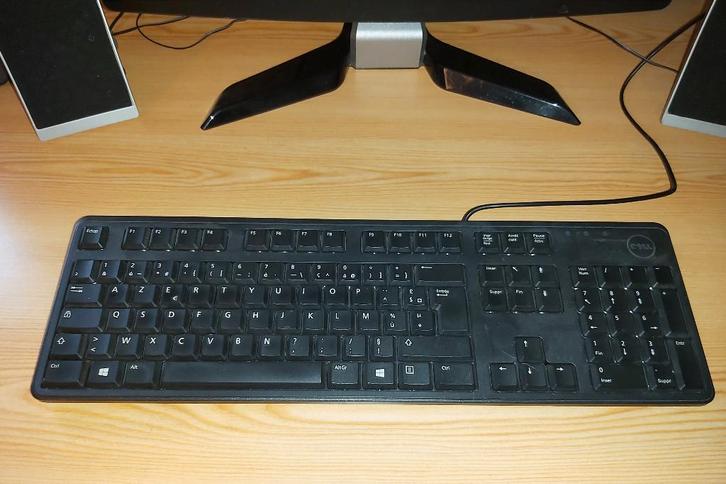 Toetsenbord: DELL NEUF, 2 stereobaffles, 1 muis: Logitec, Computers en Software, Desktop Pc's, Nieuw, Ophalen of Verzenden