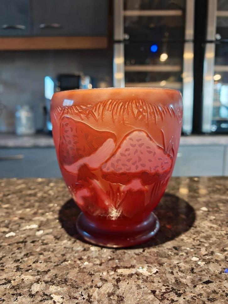 Gegraveerde glazen vaas - Gallé-stijl - paddenstoelendecor 1, Antiek en Kunst, Antiek | Vazen, Ophalen