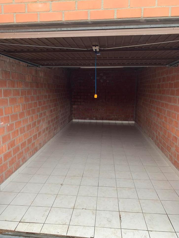 Garage te huur te 8310 Brugge-Assebroek vanaf 1 okt, Immo, Garages en Parkeerplaatsen, Brugge