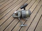vismolen visgerief Daiwa 407A  molen goed voor onderdelen, Watersport en Boten, Ophalen of Verzenden, Gebruikt, Molen