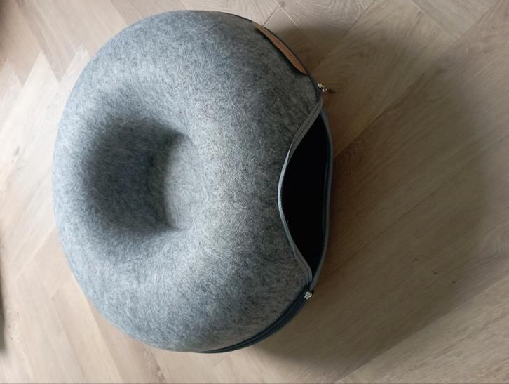 Vilt kattendonut, Dieren en Toebehoren, Kattenmanden, Zo goed als nieuw, Vilt, Ophalen of Verzenden