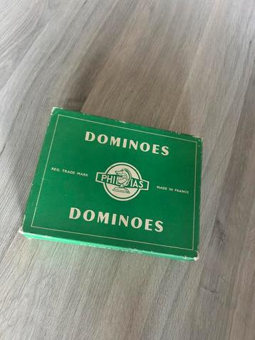 Retro dominospel beschikbaar voor biedingen