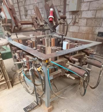 pers voor stoelen beschikbaar voor biedingen