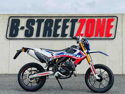 TOONZAALMODEL MET EXTRA KORTING RIEJU MRT 50 SM, Motoren, Motoren | Overige merken, Bedrijf, SuperMoto, Ophalen
