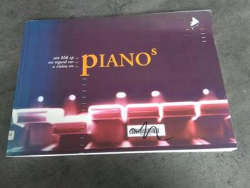 een blik op piano's disponible aux enchères