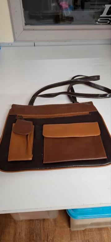 Handtassen samen €10  beschikbaar voor biedingen