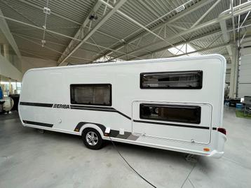 Caravane familiale Eriba Hymer Nova Trend 565 avec lits supe