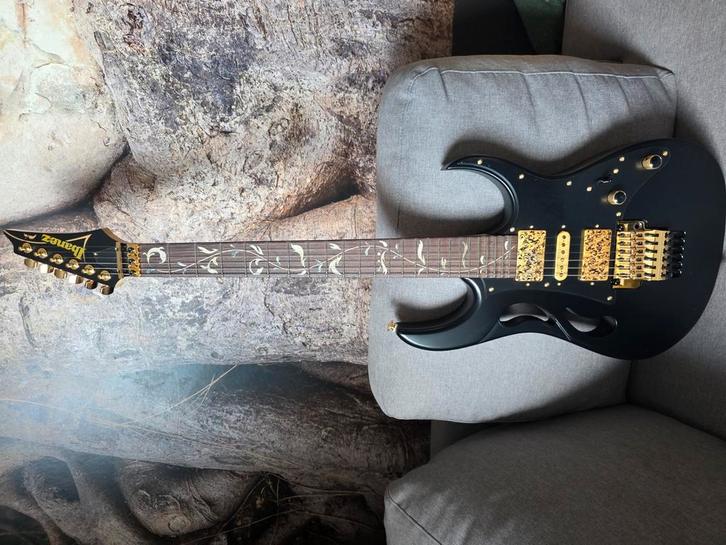 Set complet Ibanez Steve Vai signature PIA3761-XB, Muziek en Instrumenten, Snaarinstrumenten | Gitaren | Elektrisch, Zo goed als nieuw